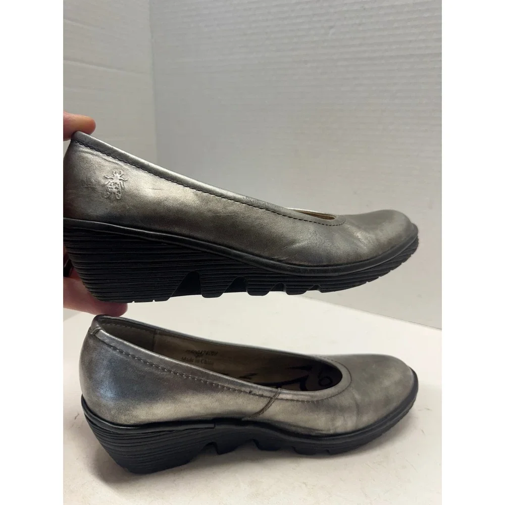 Fly London Yaz Metallic Silver Leather Wedge Pumps P500424069 Womens 37 6.5